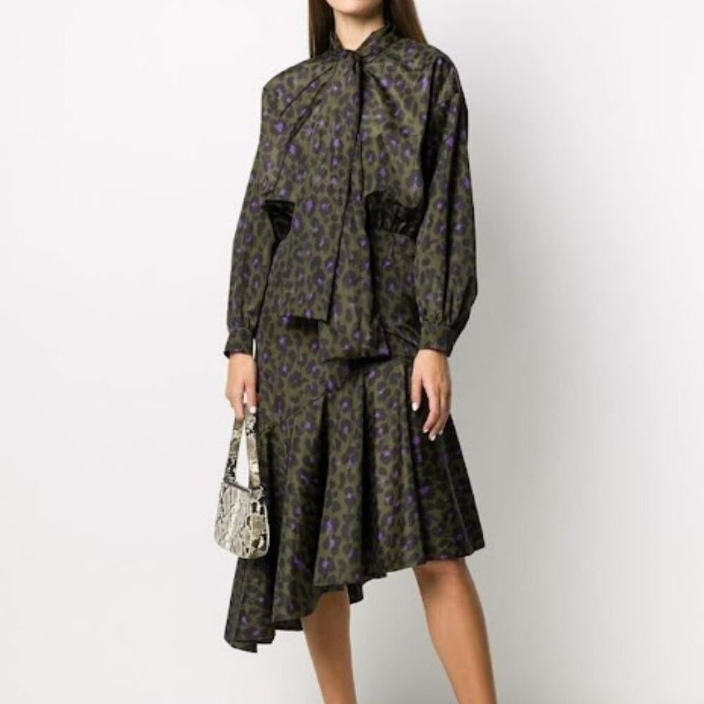 !!!SOLD!!! Boutique Moschino Mid-Length Leopard-print Tied-neck Dress - Picture 2 of 5